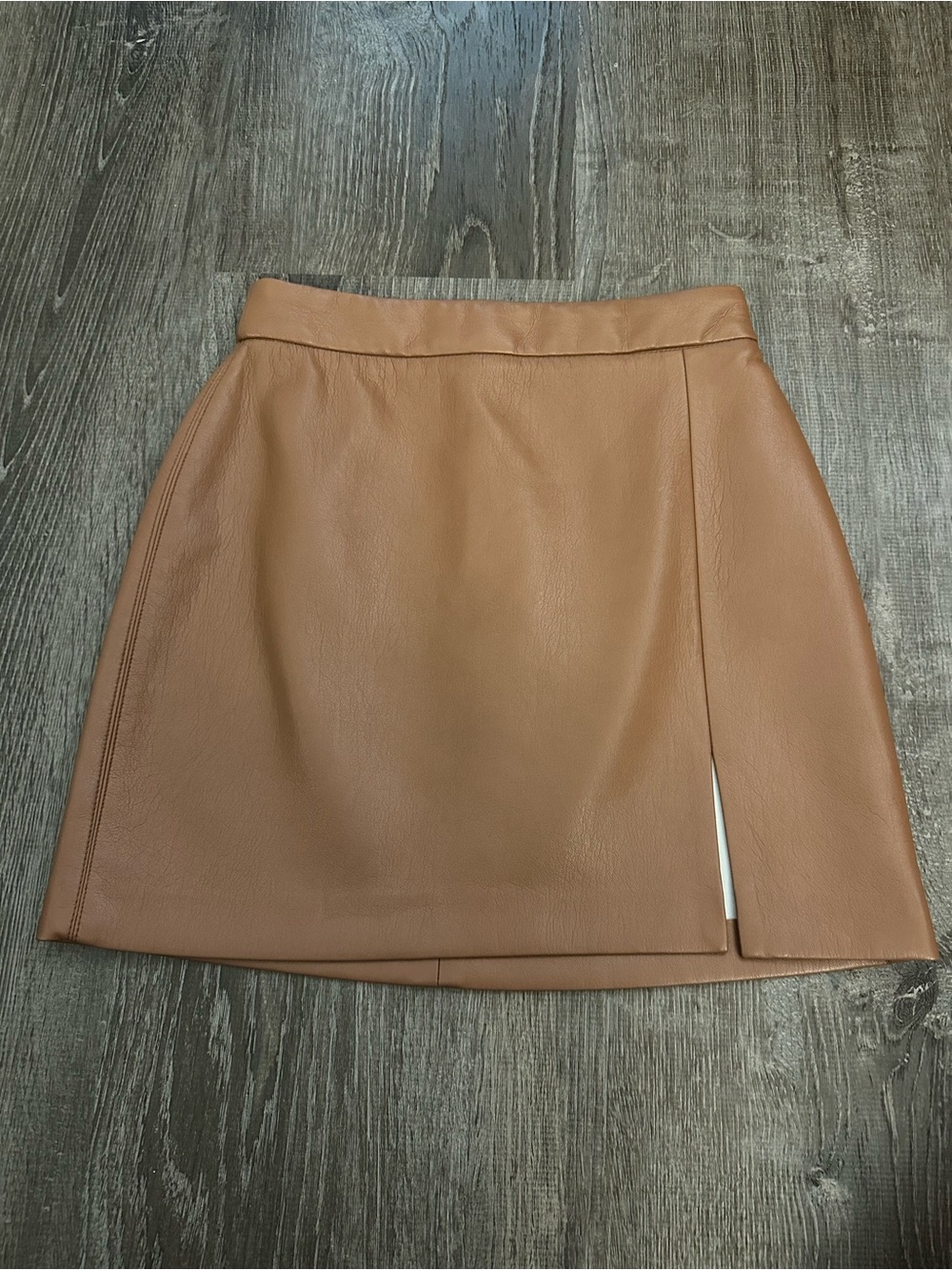 Aritzia Wilfred Faux Leather Mini Skirt w Side Slit (Tempest/Patio Skirt)